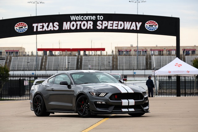 2016 Ford Mustang Shelby GT350R 1 - Copy