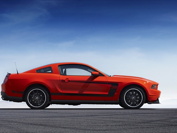 2012-Ford-Mustang-Boss-302-Side-View.jpg