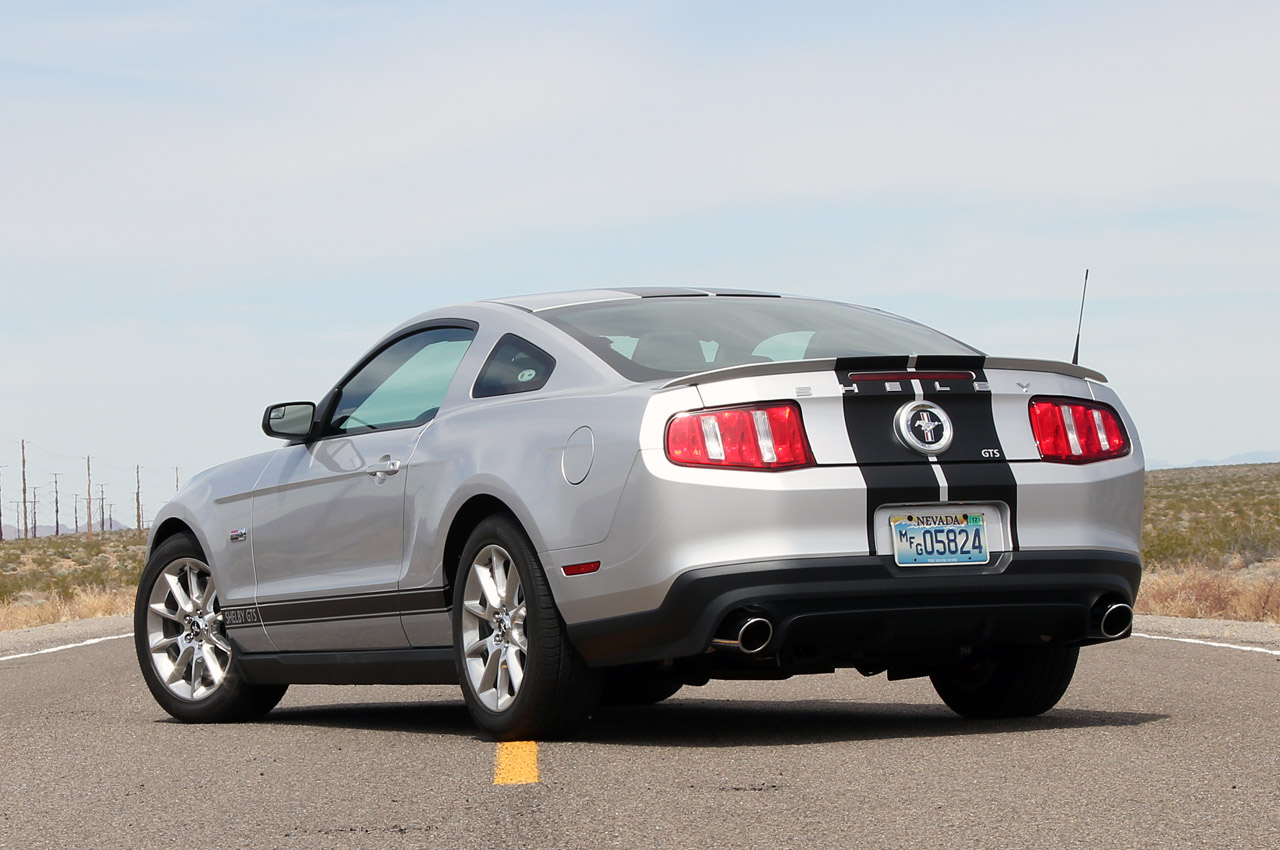 New-Mustang-Shelby-GTS-back.jpg