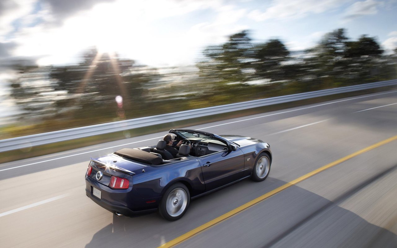 ford_mustang_convertible_2010_highway-1280x800.jpg