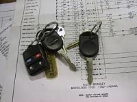 Why don't my headlights and tailights turn on when I unlock the car?-keys.jpg