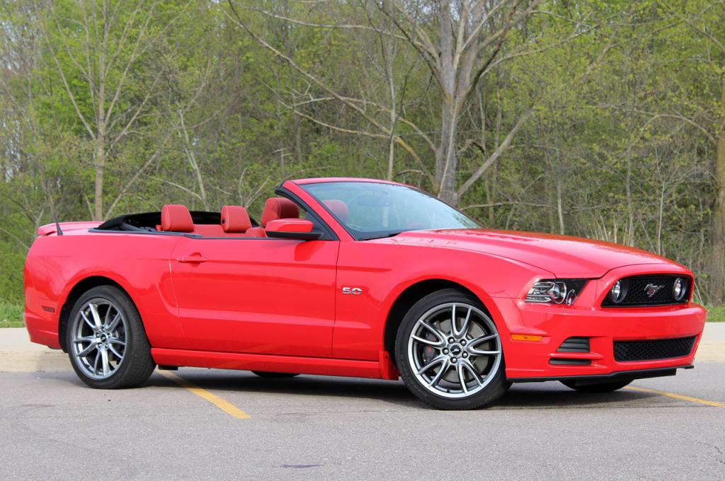 Name:  01-2013-ford-mustang-gt-convertible-review.jpg
Views: 1359
Size:  119.0 KB