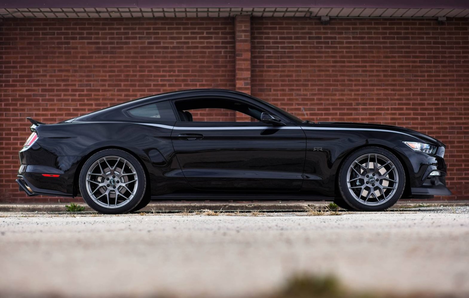 Mustang RTR official-2015-mustang-rtr-4