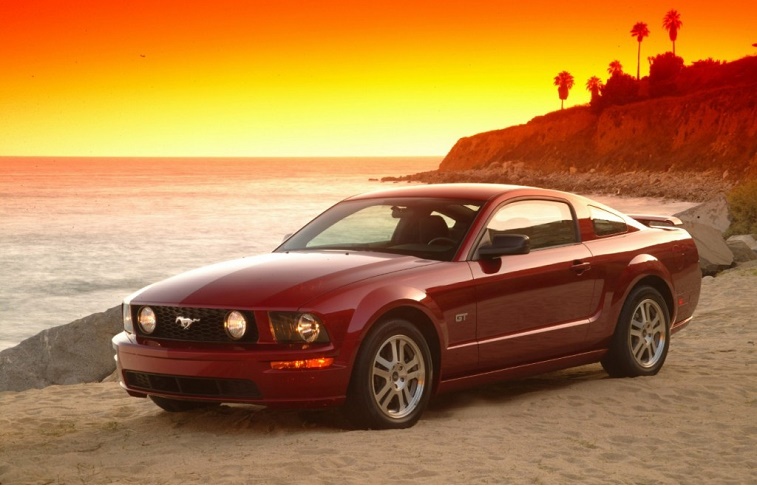 2005-Ford-Mustang-GT-1024x680