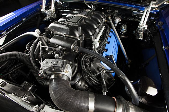 1969-ford-mustang-engine-view