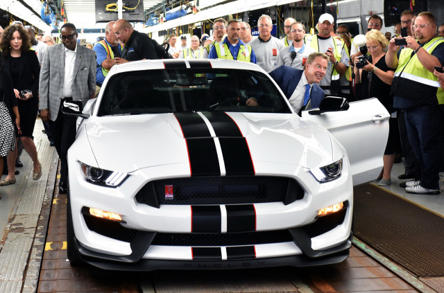 Mustang shelby GT350 production