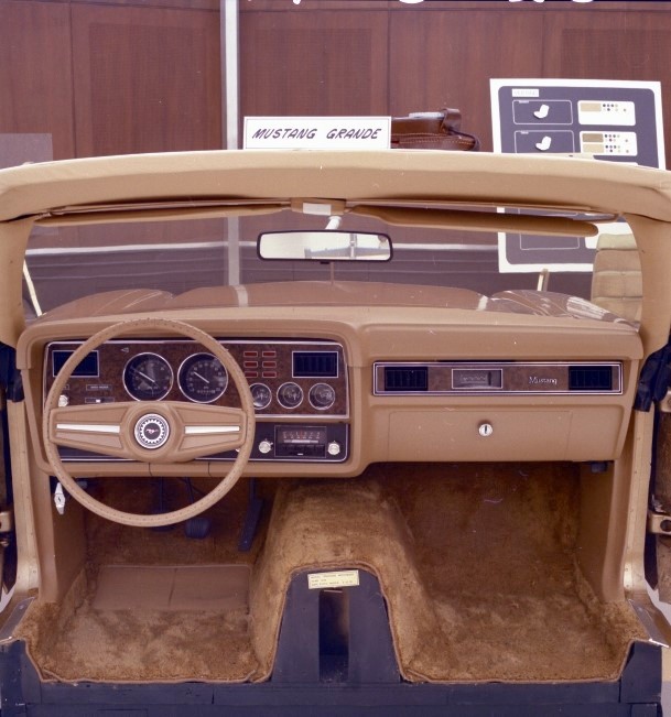 1974-mustang-steering-wheel