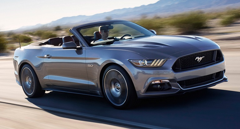 mustang-gt-convertible-front-side-motion-view