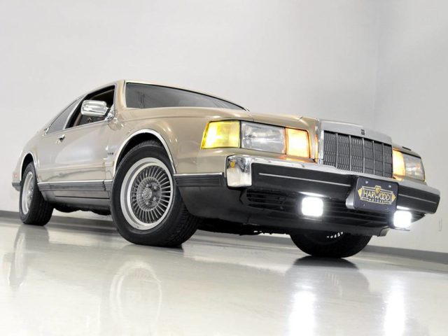 High-Speed Comfort in a Mint Lincoln Mark VII LSC