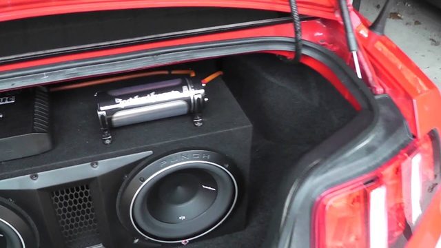 Ford Mustang V6 2005-2014: How to Install Amp