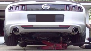 Ford Mustang V6 and Ford Mustang GT 2005-2014: How to Jack Up Your Car