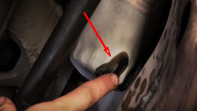 Ford Mustang GT 1996-2004: Why is My Car Leaking Oil?