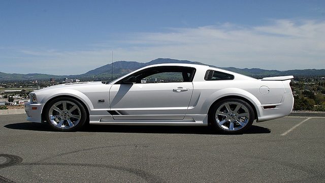 Ford Mustang V6 and Mustang GT 2005-2014: How to Replace Power Window Motor