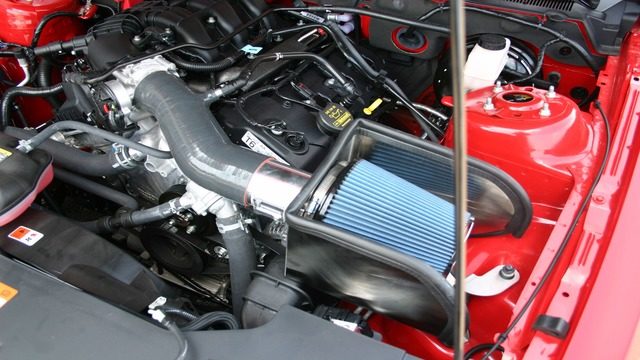 Ford Mustang V6 1994-2004: How to Replace Air Filter