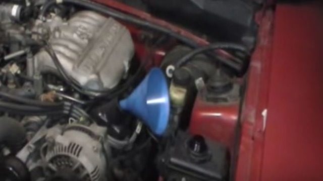 Ford Mustang V6 1994-2004: How to Replace Oil