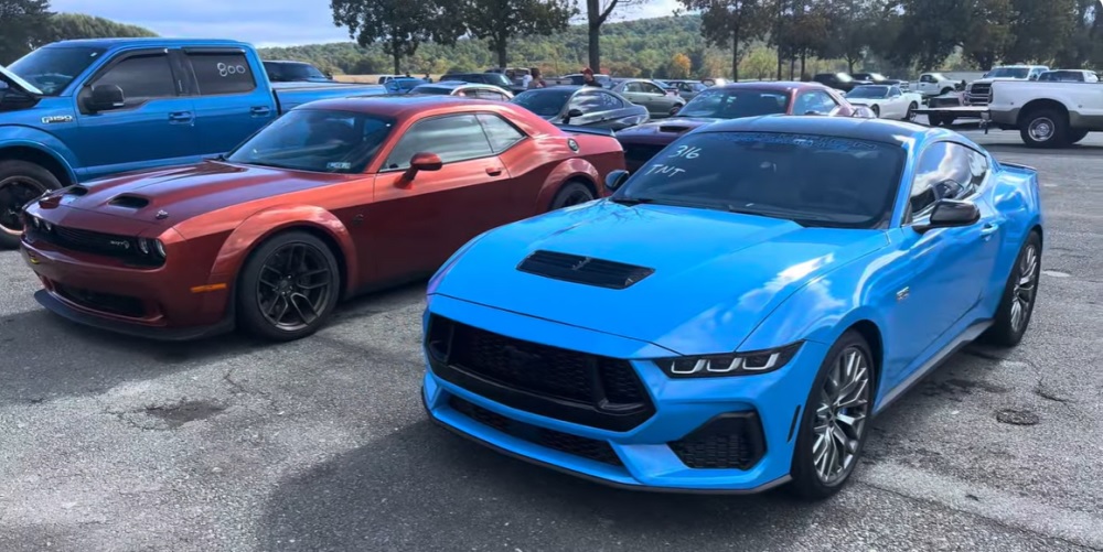 Mustang GT and Challenger Hellcat