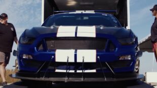 Ford Mustang Shelby GT350 Standing Mile Racer 001